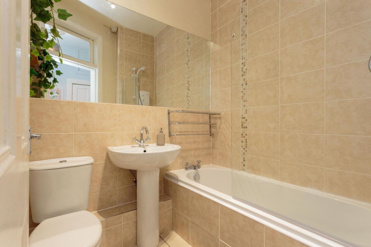 Appartamento Warm 1Bed Flat Leith Walk Edimburgo Esterno foto